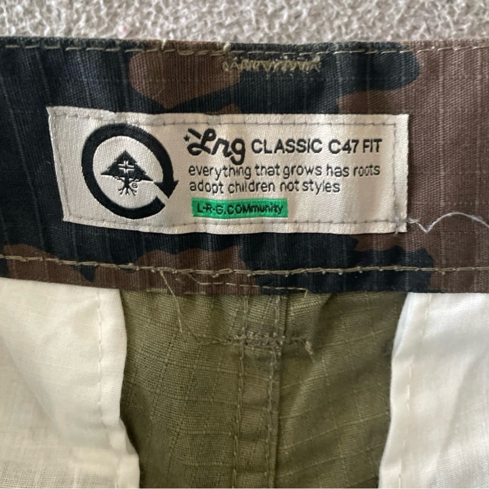 LRG Camouflage Cargo Shorts for Men - Picture 3 of 6